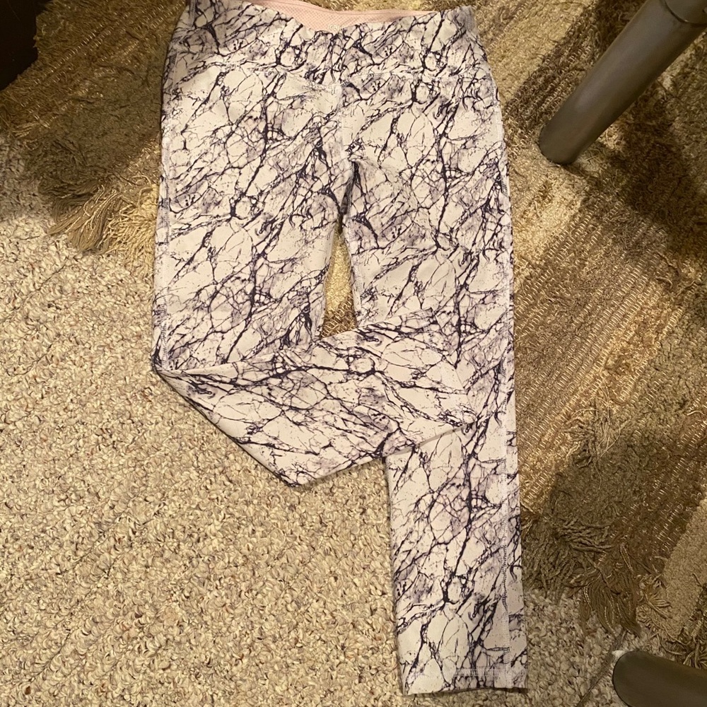 Marble Pattern Crop Legging